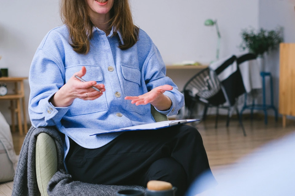 Professional discussing project ideas during a meeting